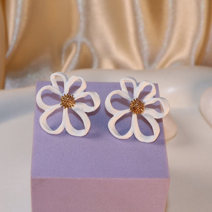 Lady Daisy Stud Earrings