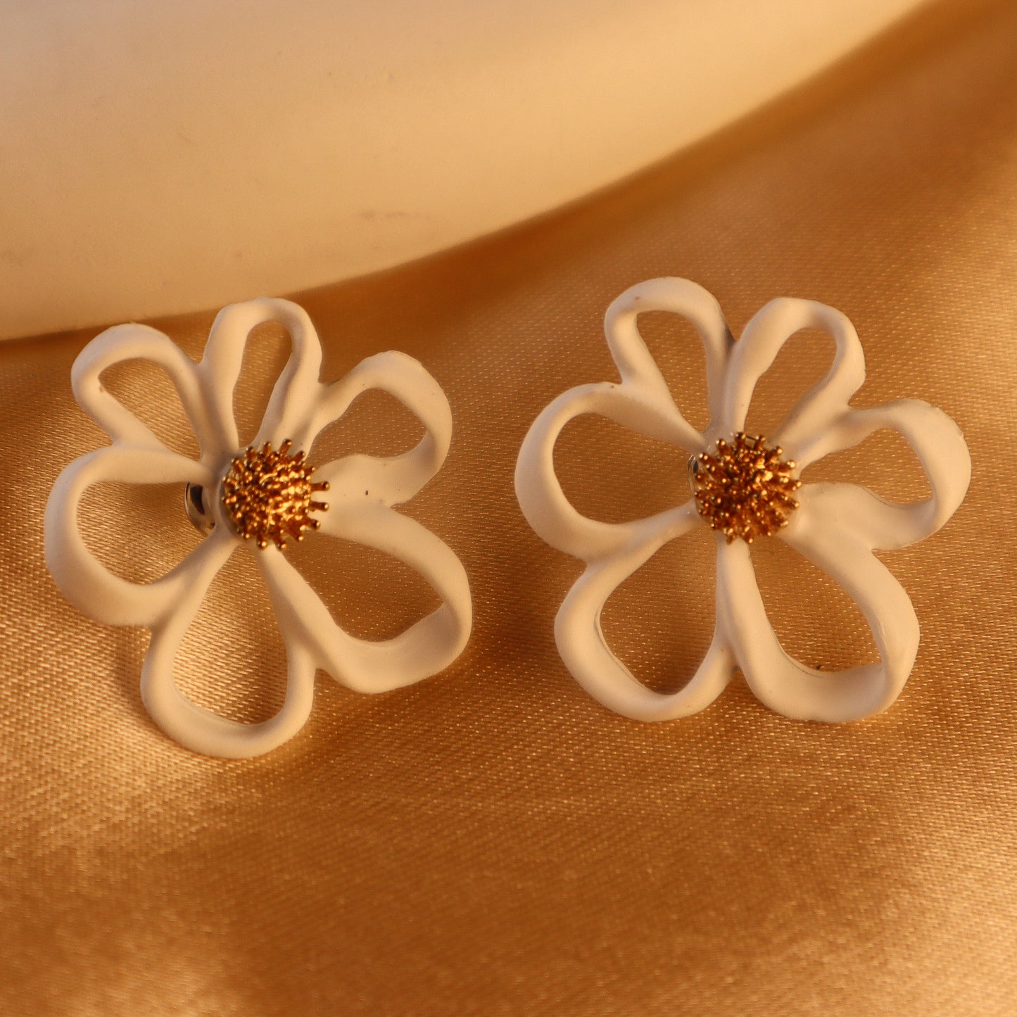 Lady Daisy Stud Earrings