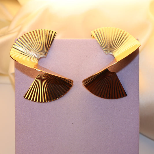 Curves & Twist Gold Earrings